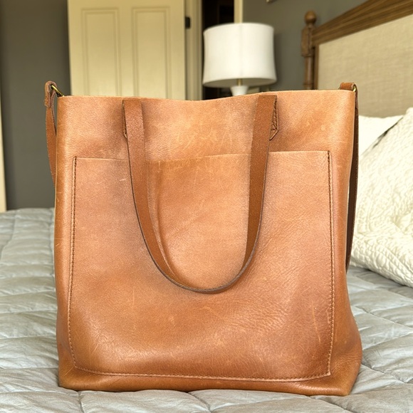 Madewell Handbags - MADEWELL Leather Tote